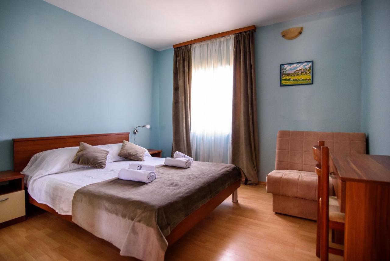 Stermasi Apartments ซาปลูนารา ภายนอก รูปภาพ