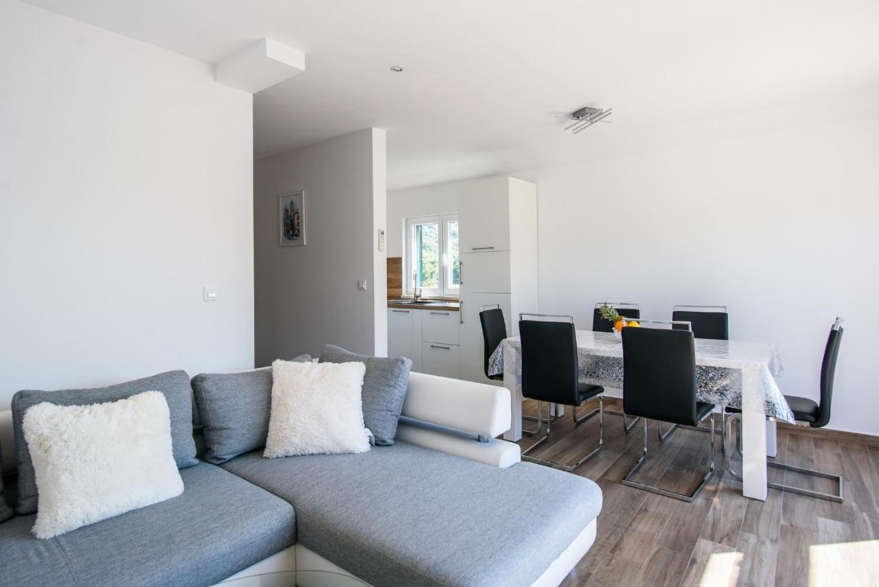 Stermasi Apartments ซาปลูนารา ภายนอก รูปภาพ